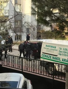 Denizli'de Otomobilde Erkek Cesedi Bulundu