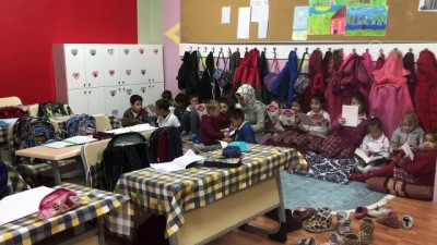 'Veliler Sınıfa Sahip Çıkıyor' Projesiyle Okulu Eve Çevirdiler