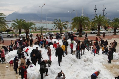 Alanya'da Denize Sıfır Kar Keyfi