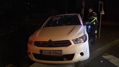 Bakırköy'de Polisten Kaçan Alkollü Sürücü Kaza Yapınca Yakalandı