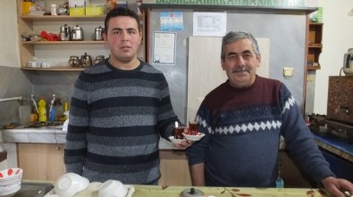 Burhaniye'de İnşaat Ustası, Kahvehane İşletmecisi Oldu
