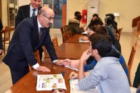 MAHMUT DEMIRTAŞ - Halk Kütüphanesi 'Millet Kıraathanesi' Olarak 24 Saat Hizmet Veriyor