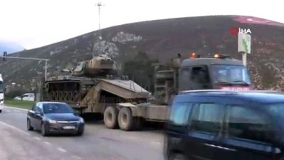Hatay'da tank ve askeri araç sevkiyatı