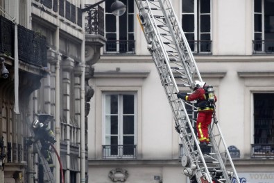 Paris'teki Patlamada Ölü Sayısı Artıyor