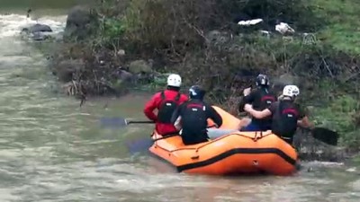 Raftingcilerden Antrenman Sonrası Doğum Günü Kutlaması