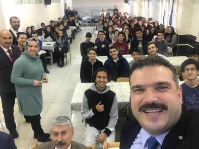 Rektör Çomaklı Muzaffer Çil Anadolu Lisesi'nde Öğrencilerle Bir Araya Geldi