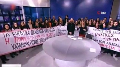 Sendikacılar, Yunanistan Devlet Televizyonunu Canlı Yayında Bastı