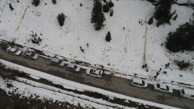 Adanalılar Kar Görebilmek İçin 80 Kilometre Mesafe Kat Ediyor