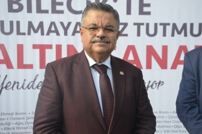 AK Parti Bilecik'te Mevcut 2 Belediye Başkanını Aday Göstermedi