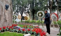 ÖLÜM YILDÖNÜMÜ - AK Parti'li Zeybekçi, Zübeyde Hanım'ın Mezarı Başında Dua Etti