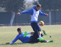 ZEKİ YAVRU - Akhisarspor 2 Futbolcuyu Bitirmek Üzere
