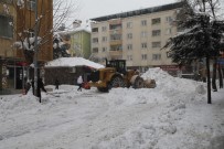 KAR KALINLIĞI - Bingöl'de 650 Kamyon Kar Şehir Dışına Taşındı