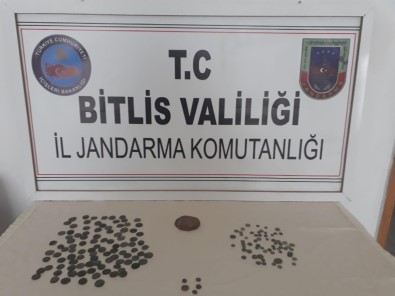 Bitlis'te Altın, Gümüş Ve Bakır Sikkeler Ele Geçirildi