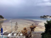 FUEL OIL - Datça'da Denize Sızan Yakıt Geniş Bir Alana Yayıldı