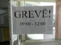 SENDİKA BAŞKANI - Genel Grev Kosova'da Eğitim Sistemini Felç Etti