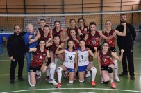 BAYAN VOLEYBOL TAKIMI - İdman Yurdu Spor, Zonguldak DSİ Voleybol Takımını 3-0 Mağlup Etti