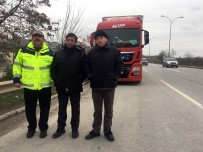 TIR ŞOFÖRÜ - (Özel) Pendik'te Limana Giriş İçin Bekleyen Tırlar Kilometrelerce Kuyruk Oluşturdu