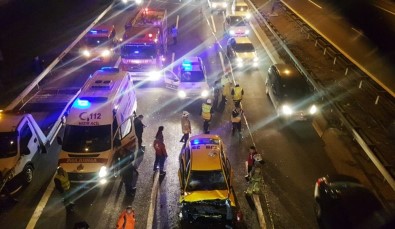 TEM'de Taksi Tıra Arkadan Çarptı Açıklaması 1 Ölü