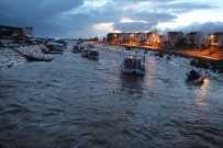 KARAÖZ - Antalya Kumluca'da Fırtına Sera Yıktı, Tekne Batırdı