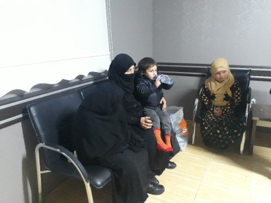 Araçta Mahsur Kalan Suriyeli Sığınmacılar Kurtarıldı