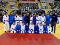 İSMAİL YILMAZ - Balıkesir'de Salihli Fırtınası Esti