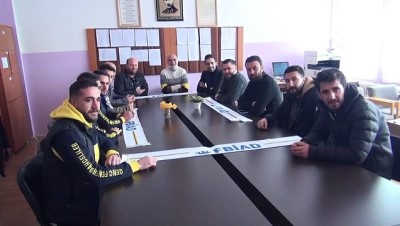 Fenerbahçeli İş Adamlarından Öğrencilere Giyecek Yardımı