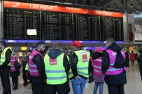 BREMEN - Güvenlik Personellerinin Grevi Hava Trafiğini Alt Üst Etti