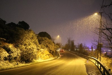 İstanbul'da Kar Yağışı Etkili Olmaya Devam Ediyor