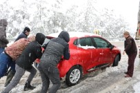 KAR LASTİĞİ - Kahramanmaraş'ta Yoğun Kar Yağışı