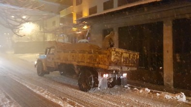 Karabük'te Araçlar Yolda Mahsur Kaldı
