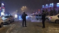 KARDAN ADAM - Karabük'te Yoğun Kar Yağışı Ulaşımı Aksattı