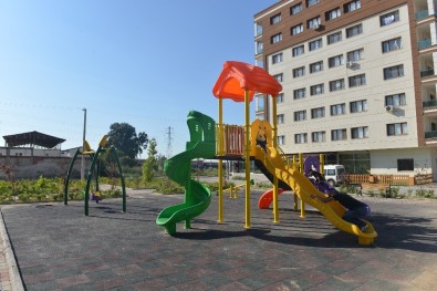 Kardeş Belediye Tuzlukçu'ya Oyun Grubu Ve Spor Aletleri