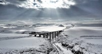 Karla Bütünleşen Doğu Ekspresi, Drone'la Havadan Görüntülendi