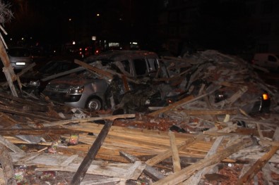 Kayseri'de Şiddetli Rüzgar Korku Dolu Anlar Yaşattı