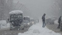 KAR KALINLIĞI - Muş'ta 35 Köy Yolu Ulaşıma Kapandı