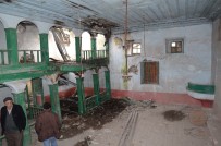 İSMAIL ÇELIK - (Özel) Asırlık Cami Kaderine Terk Edildi