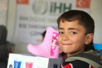 HASAN AKSOY - Suriye'de Çocukların Yüzü Çizmelerle Güldü