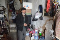 BEYDAĞı - Valilik Yaşlı Adama Sahip Çıkmak İçin Kolları Sıvadı