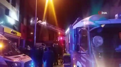 Ankara'da Mobilya Mağazasında Yangın Açıklaması 5 Yaralı