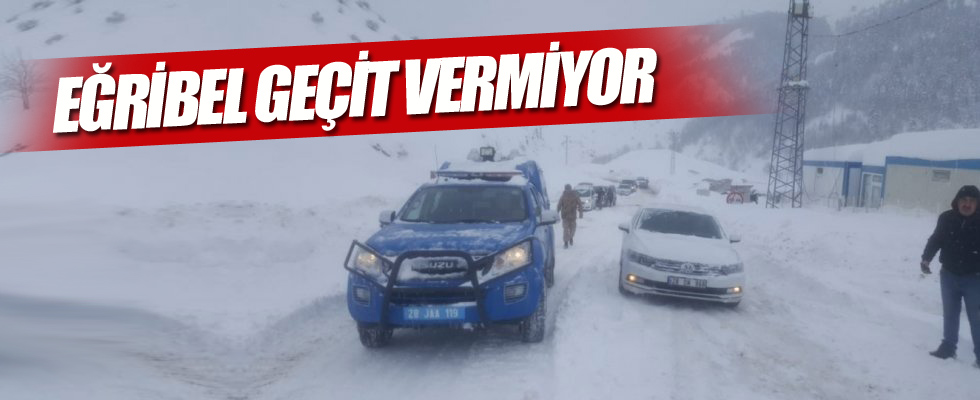 Çığ ve tipi nedeniyle Eğribel geçit vermiyor