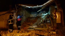 TÜP PATLADI - Gümüşhane'de Tüp Patlayan Kerpiç Ev Çöktü Açıklaması 1 Yaralı