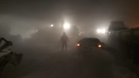 DONMA TEHLİKESİ - Kar Ve Tipinin Ulaşıma Kapadığı Erzurum - Bingöl Karayolunda Mahsur Kalanlar Kurtarıldı