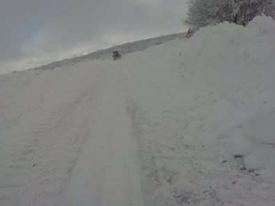 Kardan Kapan Yol Tekrar Ulaşıma Açıldı