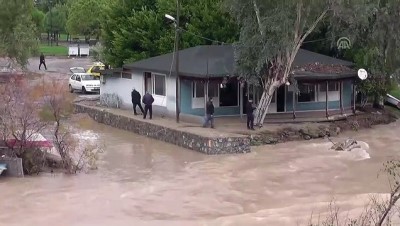 Mersin'deki Yağış Ve Fırtına İlçeleri De Etkiledi