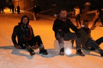 CEVHER DUDAYEV - Sokağı Kayak Merkezine Çevirdiler