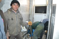 VEYSEL EROĞLU - Şuhut Belediyesinden İlçe Merkez Tuvaletlerine Bakım