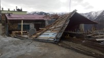 KAMU BİNASI - Trabzon'da Fırtına 200 Konut Ve 4 Kamu Binasına Zarar Verdi