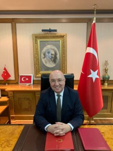 Türkiye'nin Moskova Büyükelçisi Mehmet Samsar, Görevine Başladı