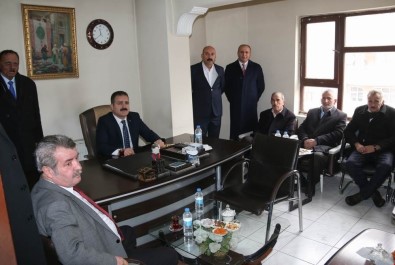 Vali Akbıyık'tan Kanaat Önderi Pirozbeyoğlu'na Ziyaret