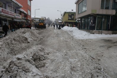 Varto Belediyesinden Kar Temizleme Çalışması